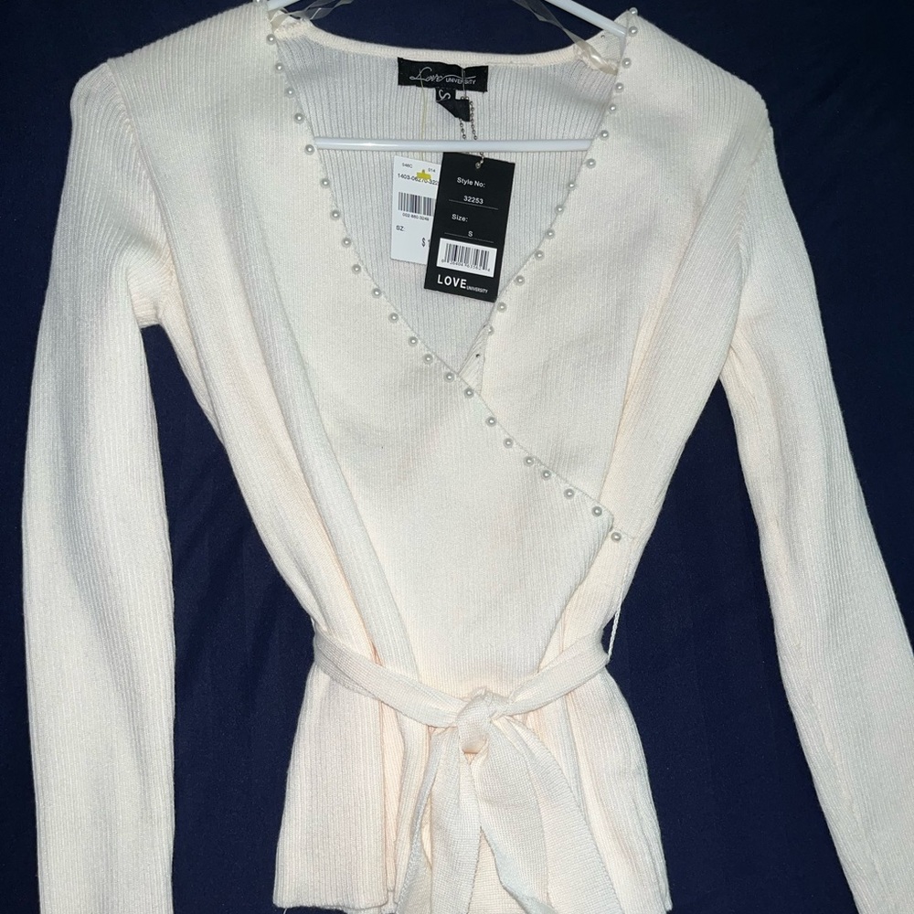 Long sleeve V neck knitted top